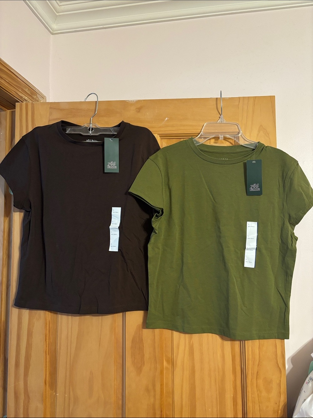 wild fable Short Sleeve Crewneck Tee - Olive Green & Dark Brown